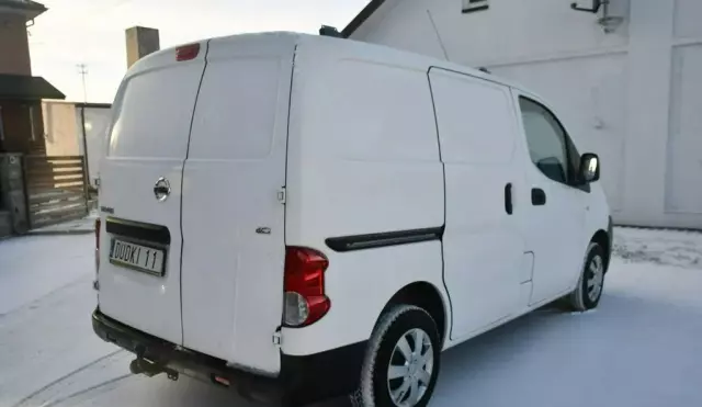 NISSAN NV200 