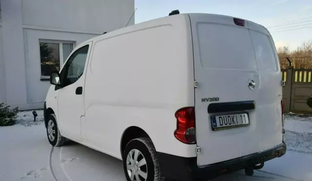 NISSAN NV200 