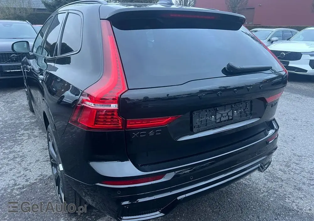 VOLVO XC 60 B5 B AWD Plus Black Edition