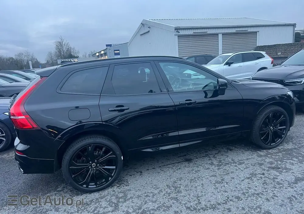VOLVO XC 60 B5 B AWD Plus Black Edition