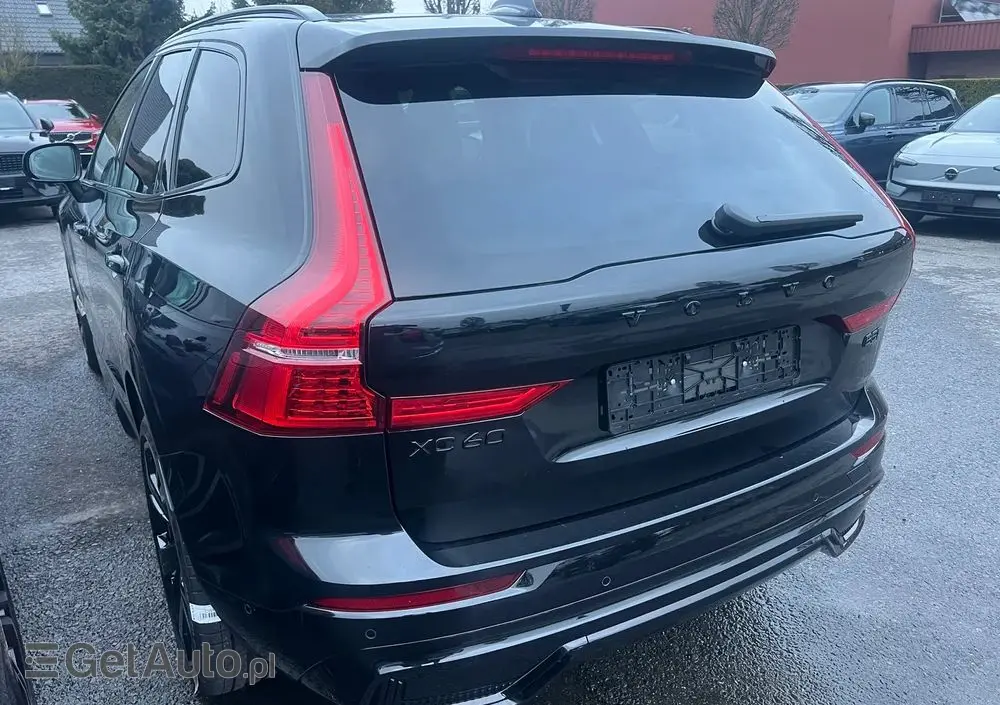 VOLVO XC 60 B5 B AWD Plus Black Edition