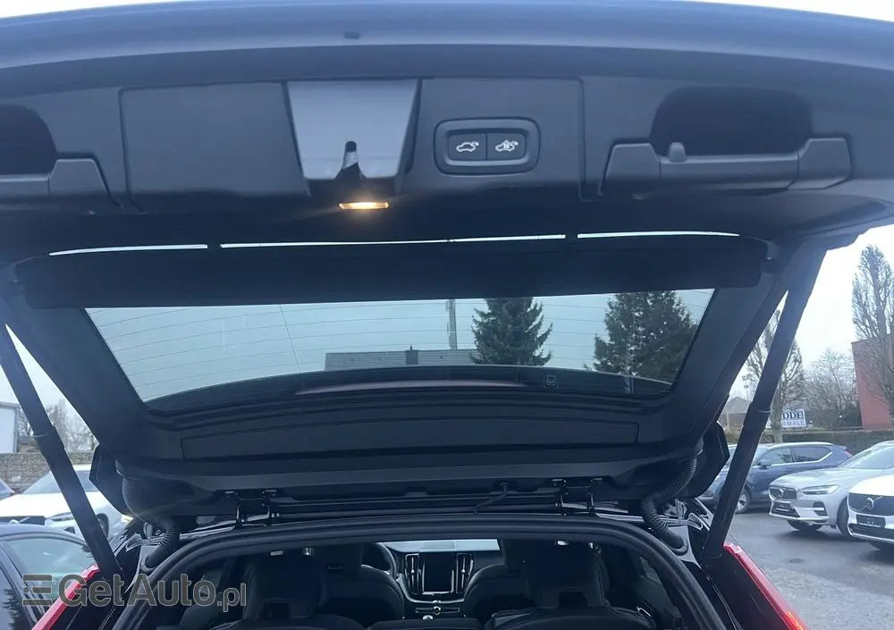 VOLVO XC 60 B5 B AWD Plus Black Edition