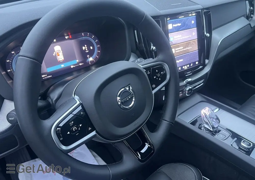 VOLVO XC 60 B5 B AWD Plus Black Edition