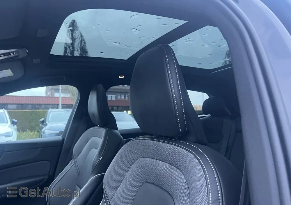 VOLVO XC 60 B5 B AWD Plus Black Edition