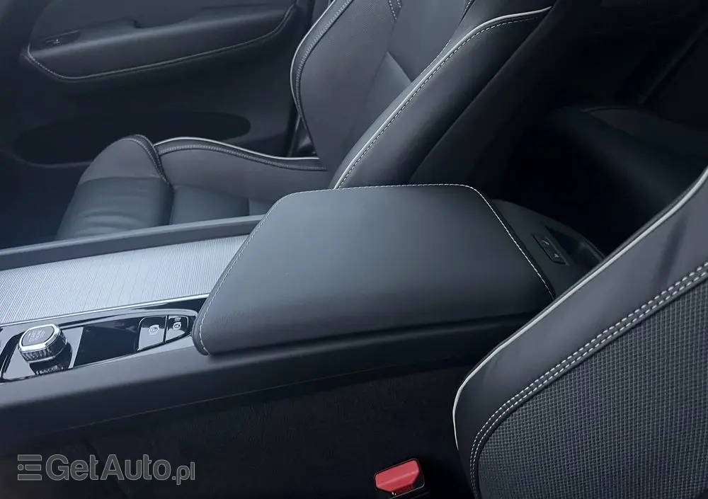 VOLVO XC 60 B5 B AWD Plus Black Edition