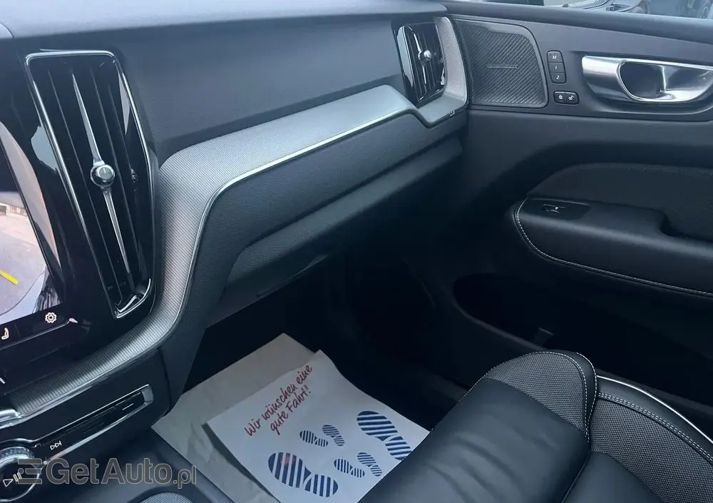VOLVO XC 60 B5 B AWD Plus Black Edition