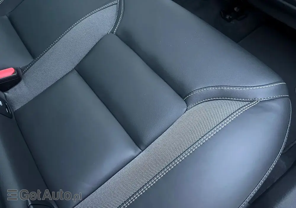 VOLVO XC 60 B5 B AWD Plus Black Edition