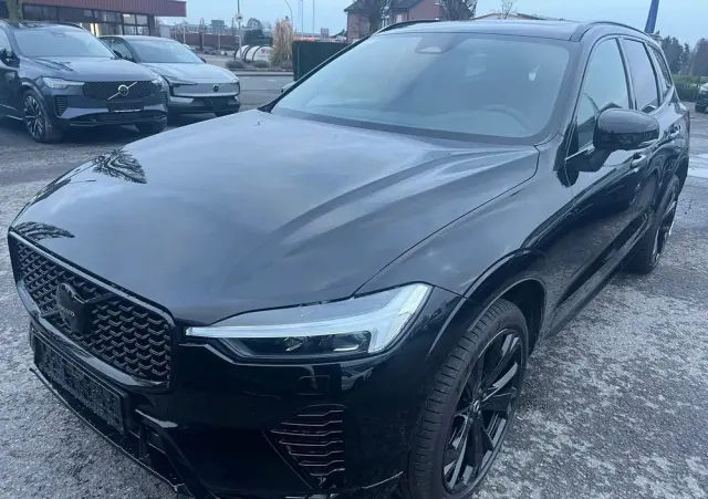 VOLVO XC 60 B5 B AWD Plus Black Edition