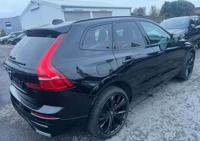 VOLVO XC 60 B5 B AWD Plus Black Edition
