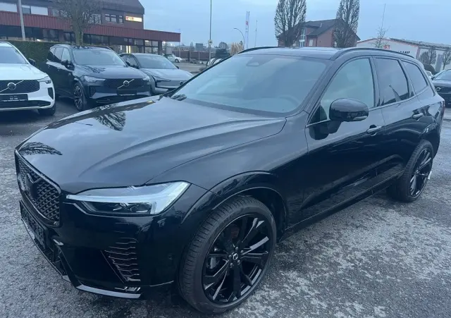 VOLVO XC 60 B5 B AWD Plus Black Edition