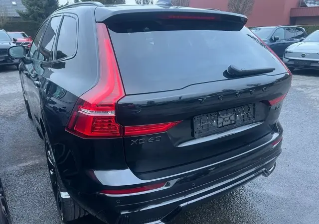VOLVO XC 60 B5 B AWD Plus Black Edition