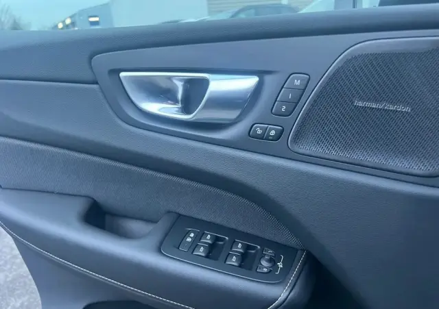 VOLVO XC 60 B5 B AWD Plus Black Edition