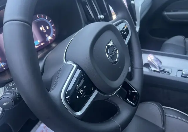 VOLVO XC 60 B5 B AWD Plus Black Edition