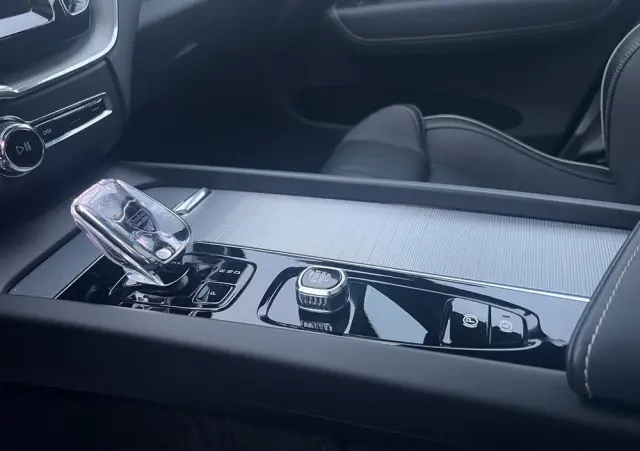 VOLVO XC 60 B5 B AWD Plus Black Edition