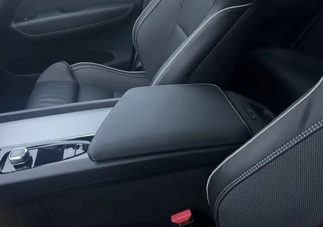 VOLVO XC 60 B5 B AWD Plus Black Edition