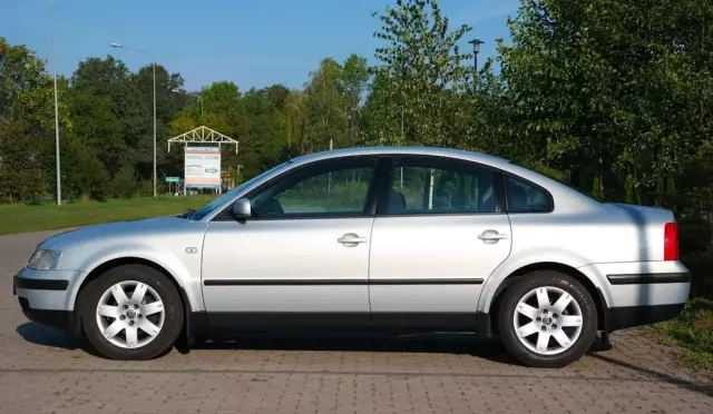 VOLKSWAGEN Passat 