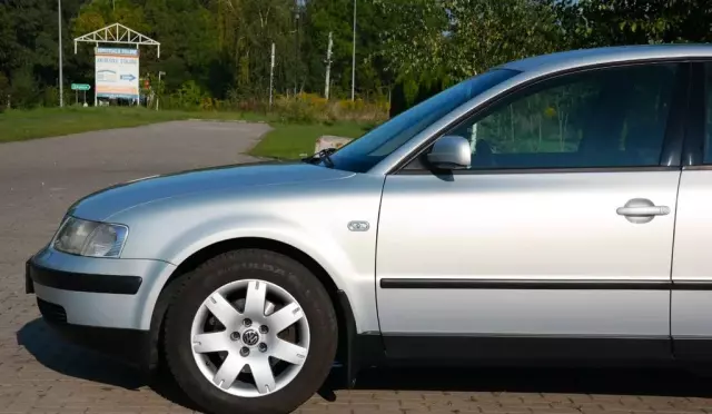 VOLKSWAGEN Passat 