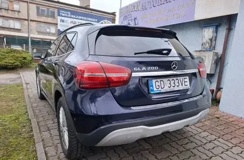 MERCEDES-BENZ GLA 