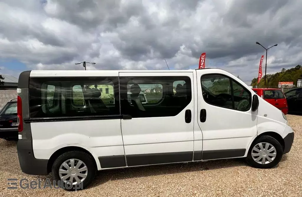 OPEL Vivaro 