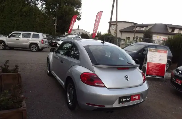 VOLKSWAGEN Beetle 