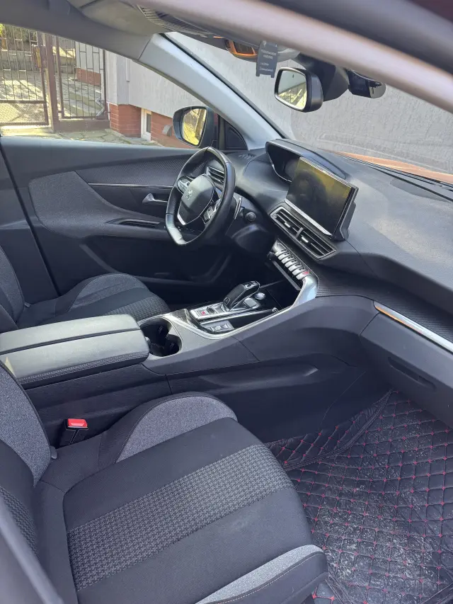 PEUGEOT 5008 Active Pack 130 S&S