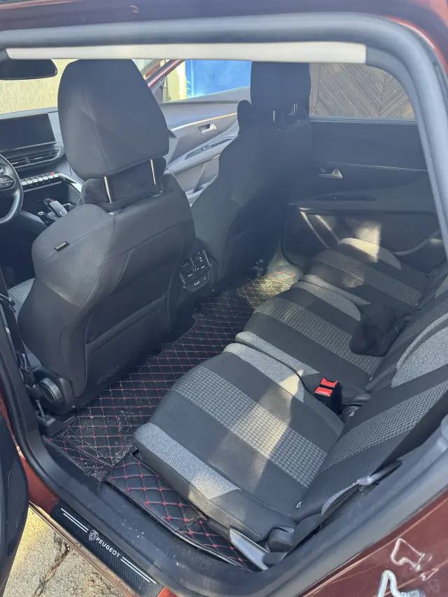 PEUGEOT 5008 Active Pack 130 S&S