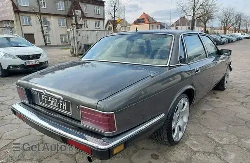 JAGUAR XJ 