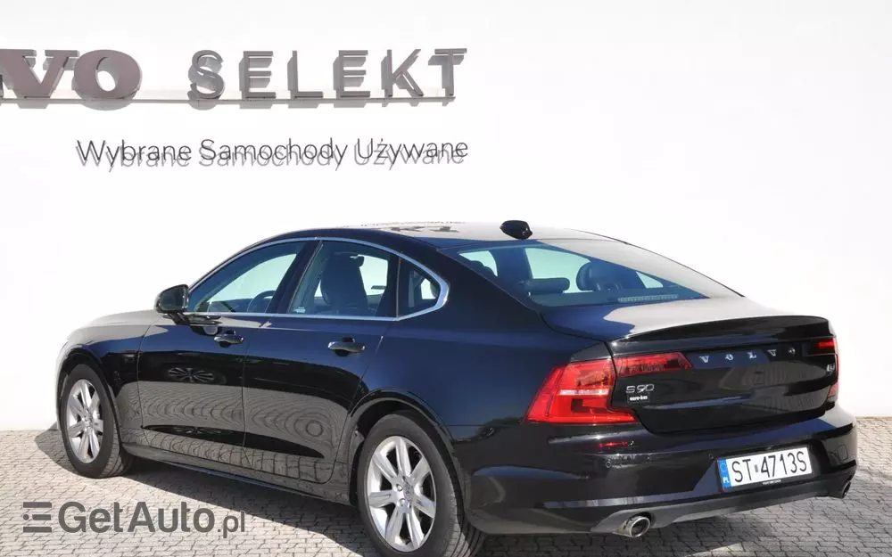 VOLVO S90 D4 Momentum