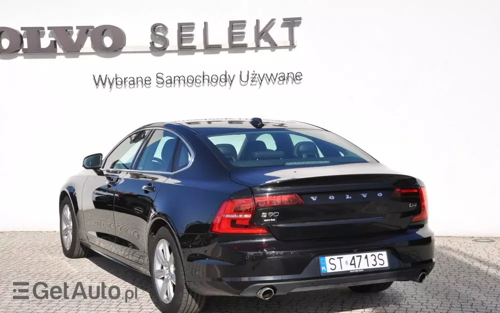 VOLVO S90 D4 Momentum