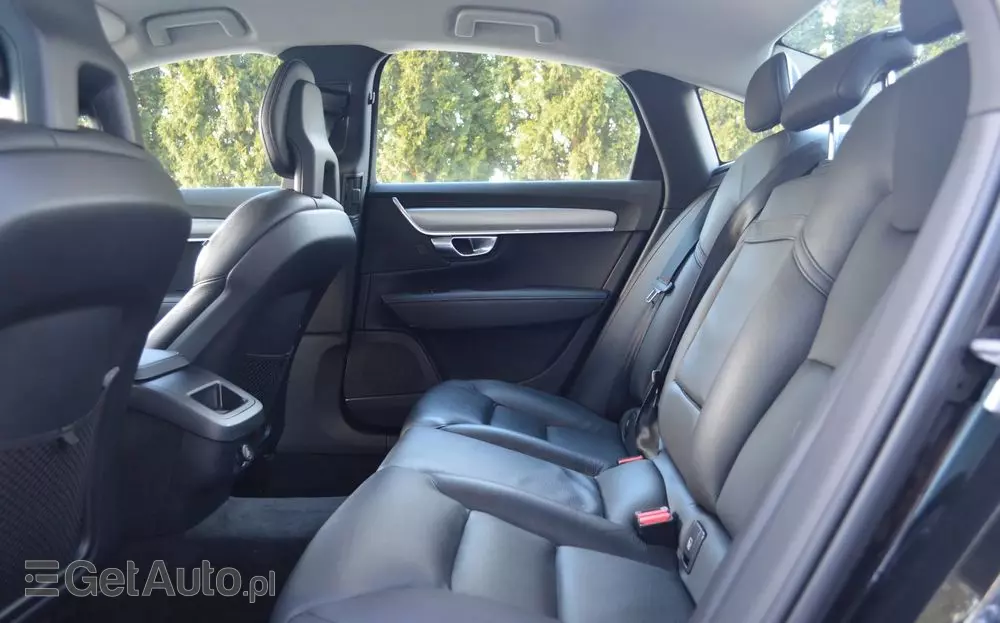 VOLVO S90 D4 Momentum