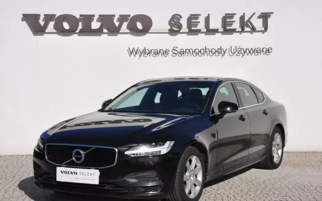 VOLVO S90 D4 Momentum
