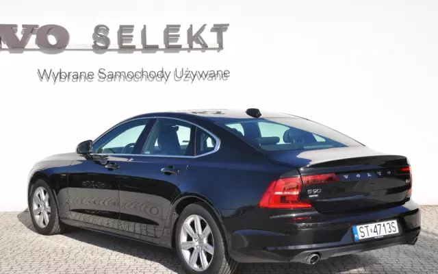 VOLVO S90 D4 Momentum