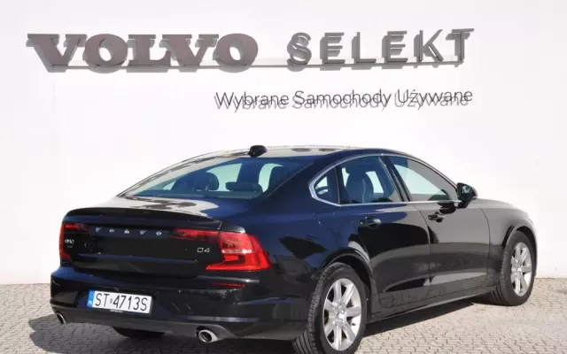 VOLVO S90 D4 Momentum
