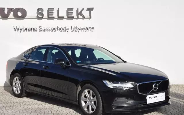 VOLVO S90 D4 Momentum