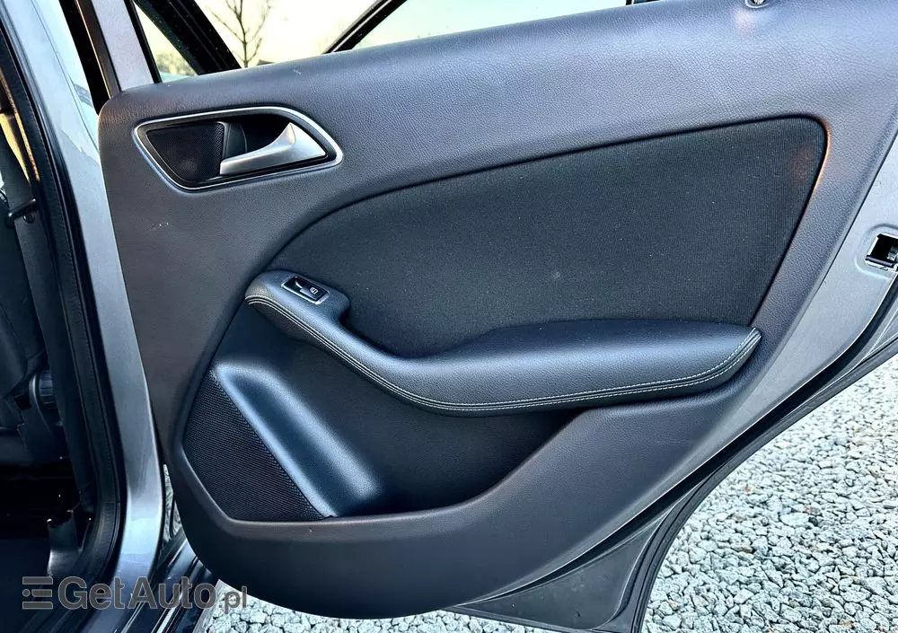 MERCEDES-BENZ Klasa B 180