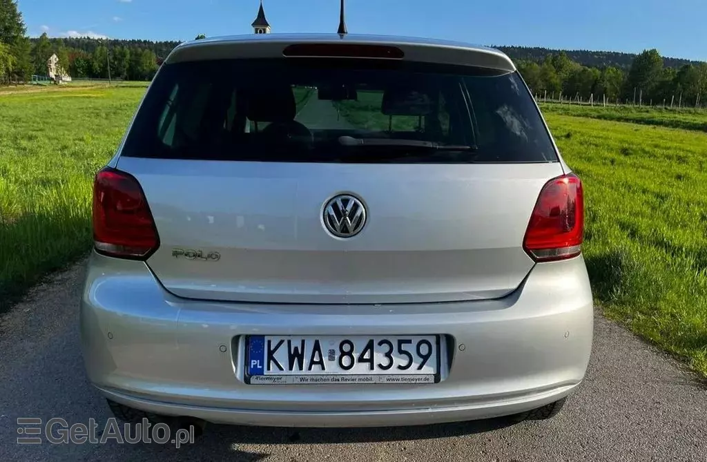 VOLKSWAGEN Polo 