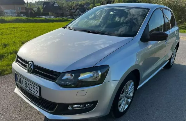 VOLKSWAGEN Polo 