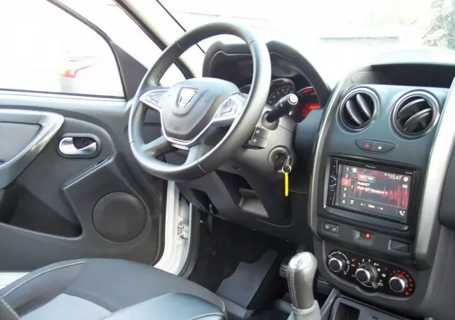 DACIA Duster 1.6 SCe Laureate S&S