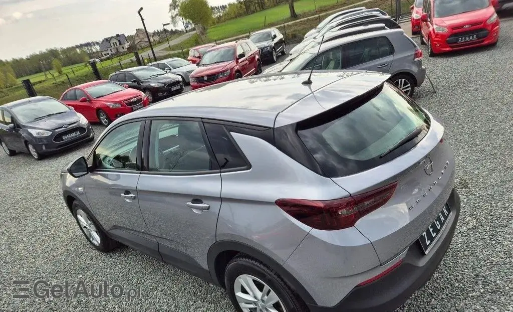 OPEL Grandland 