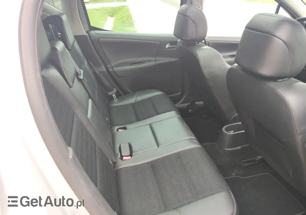 PEUGEOT 207 1.6 VTi Outdoor