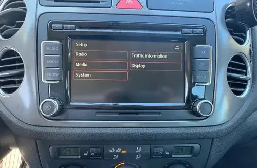 VOLKSWAGEN Tiguan 