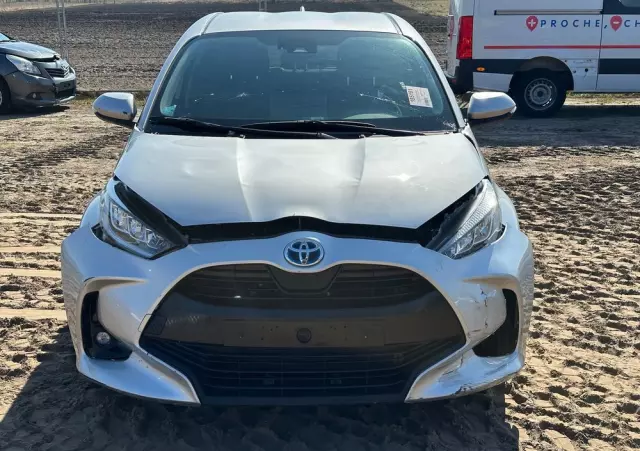 TOYOTA Yaris Hybrid 1.5 VVT-i Elegant