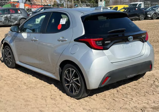 TOYOTA Yaris Hybrid 1.5 VVT-i Elegant