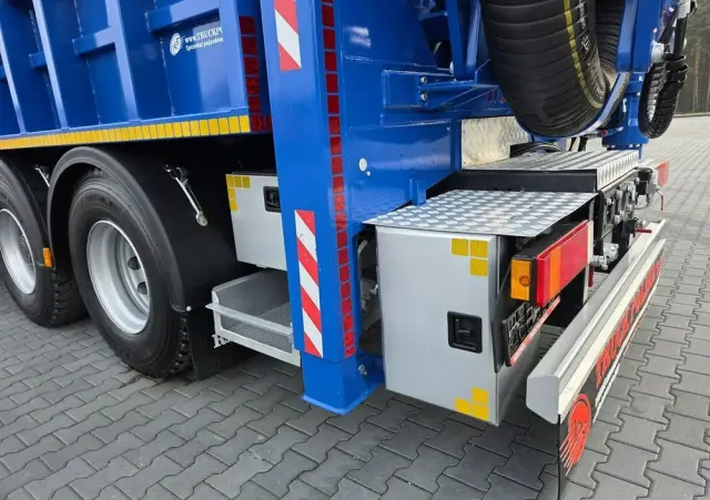 RENAULT MTS DINO 3 odkurzacz koparka ssąca substancje sypkie 