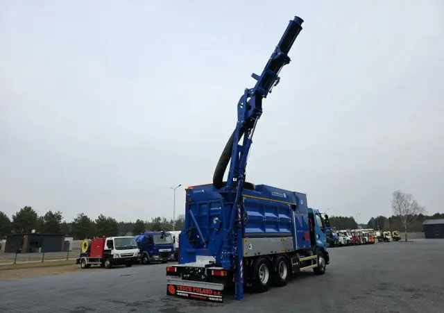 RENAULT MTS DINO 3 odkurzacz koparka ssąca substancje sypkie 