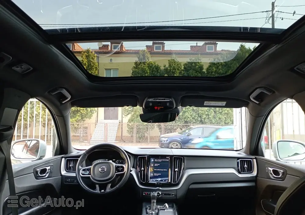 VOLVO XC 60 D5 AWD R-Design