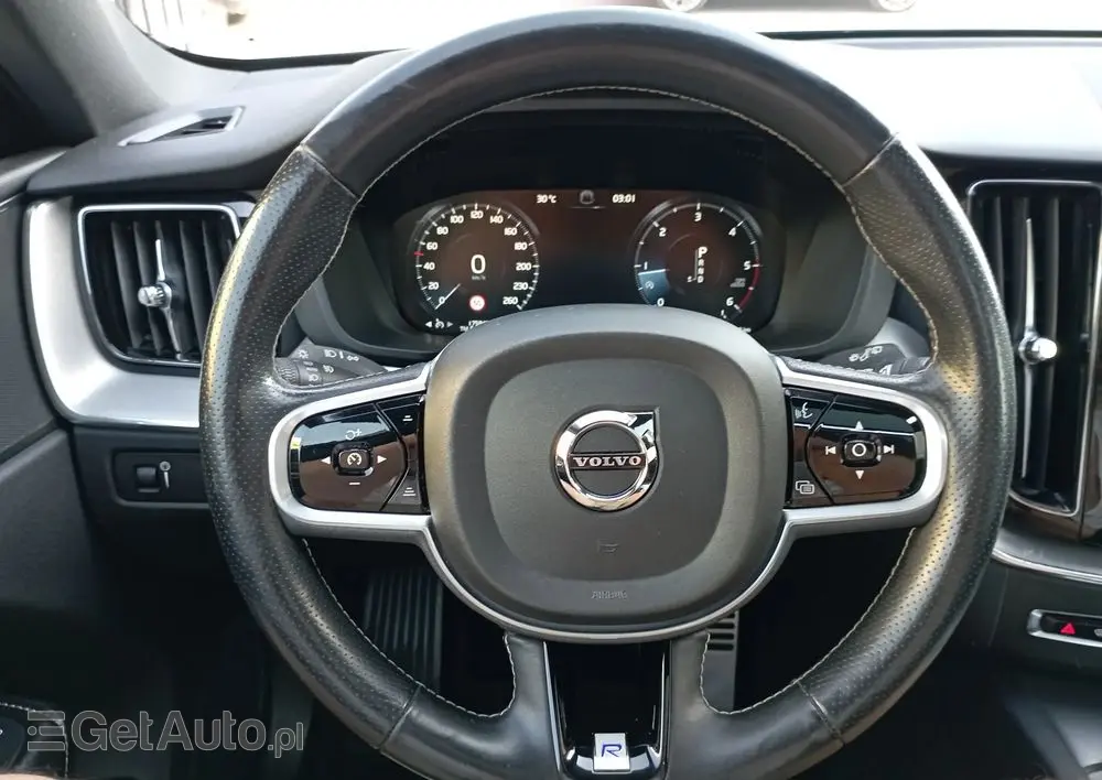 VOLVO XC 60 D5 AWD R-Design