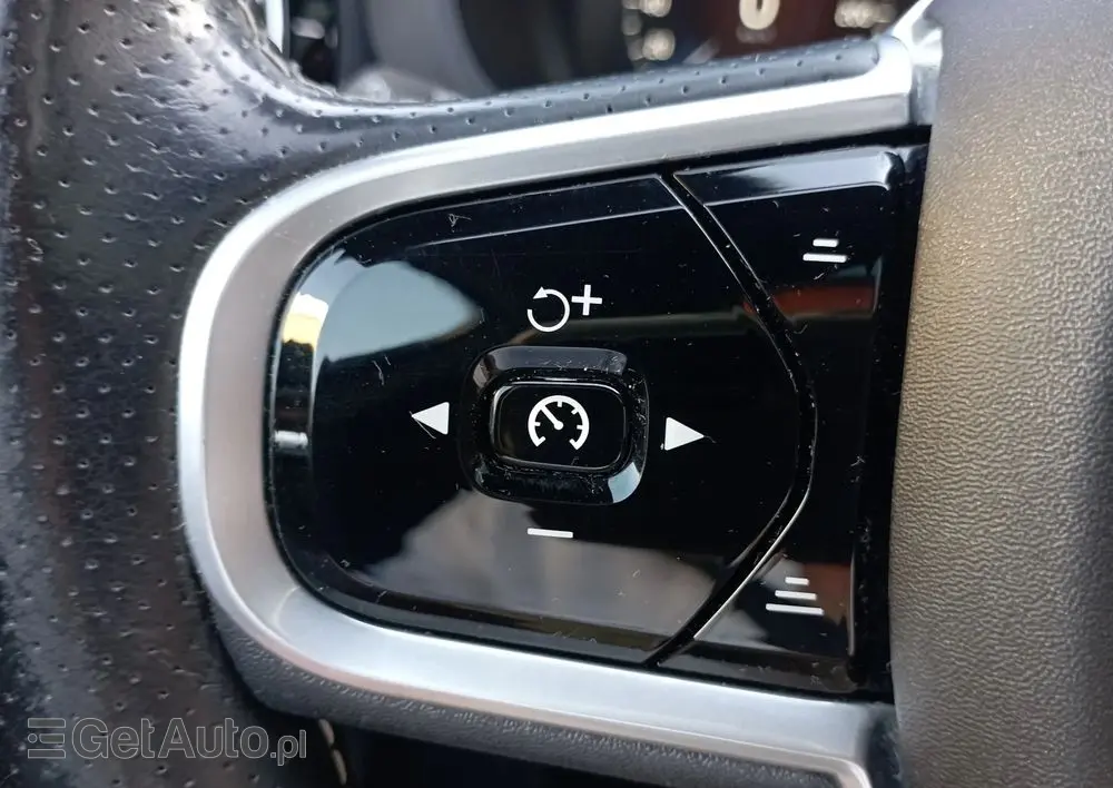 VOLVO XC 60 D5 AWD R-Design
