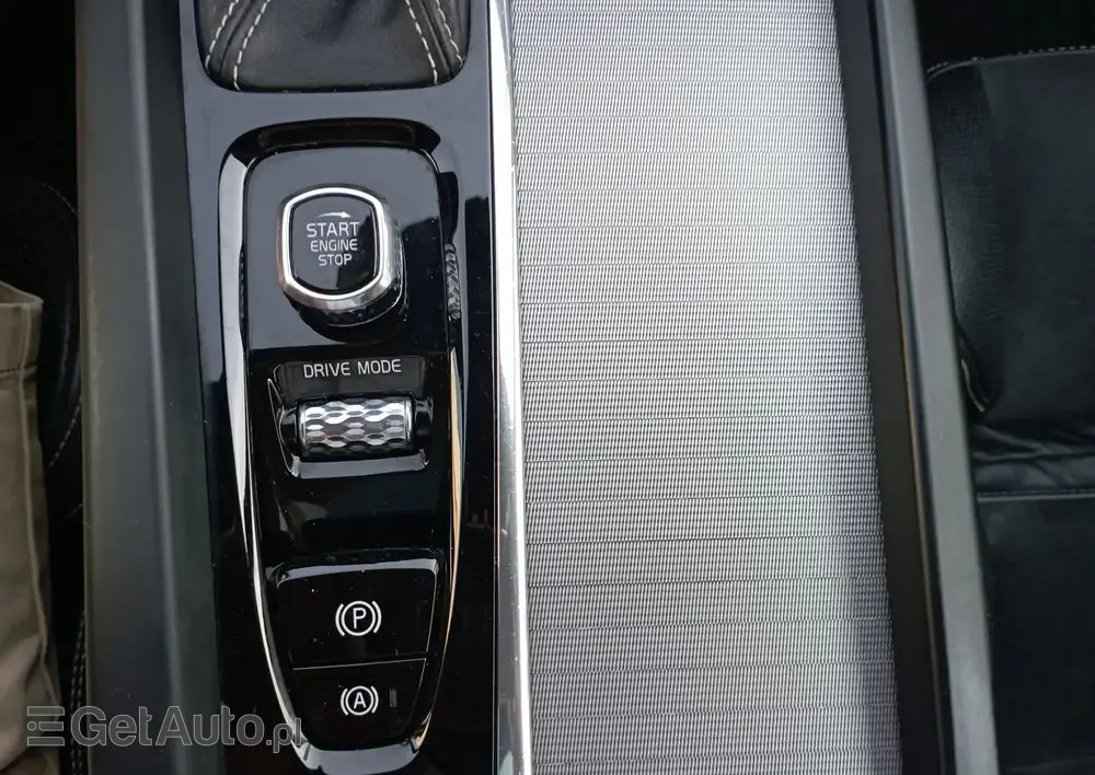 VOLVO XC 60 D5 AWD R-Design