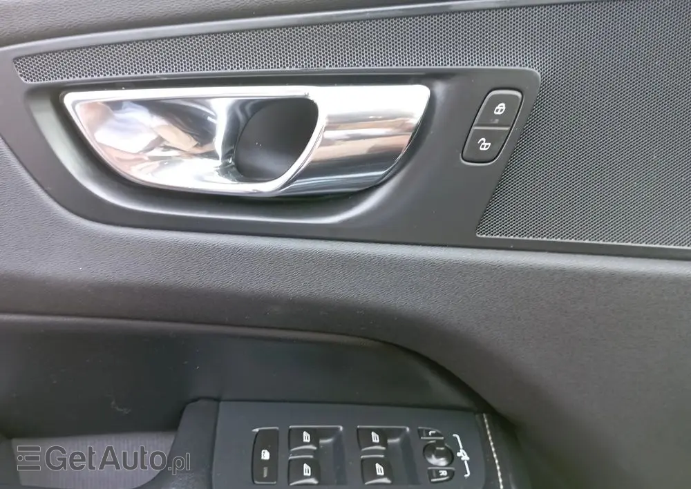 VOLVO XC 60 D5 AWD R-Design